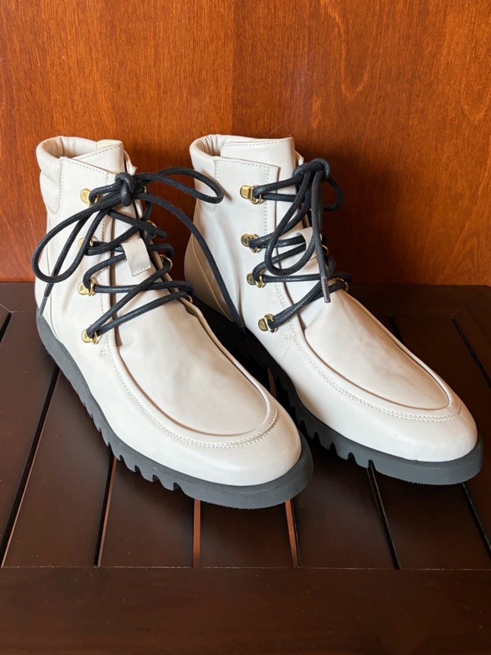 Amalfi by Rangoni Epiornite Cream Bootie Women 7.5 N